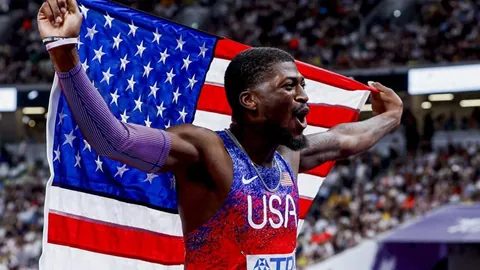 勇士开拓者半场激战，骑士领先！杨瀚森因伤缺席，精彩对决上半场落幕！